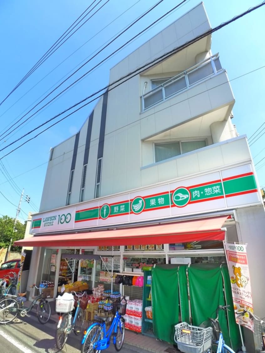 ローソンストア100 千住寿町店(コンビニ)まで450m リバ－ジュ北千住
