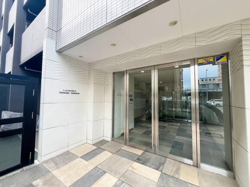 エントランス部分 ルクシェール横濱生麦（６０６）