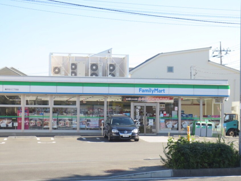 ファミリーマート藤沢石川二丁目店(コンビニ)まで136m シャトレ湘南