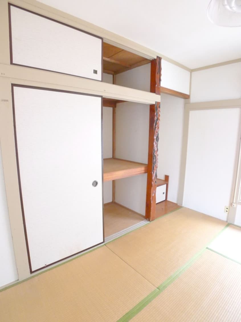 収納 小野邸