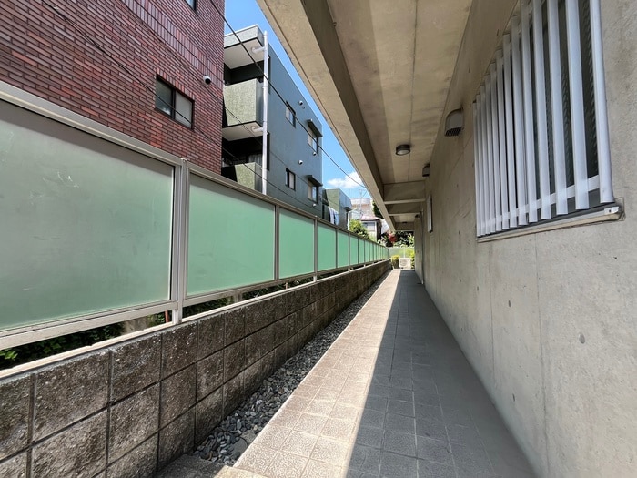 エントランス部分 Ｌａｐｉｓ　Ａｚｕｌ　