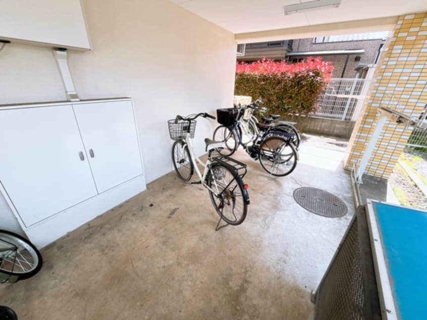 駐輪場 オランダ壱番館