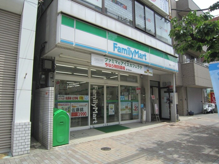 ファミリーマート菊川一丁目店(コンビニ)まで138m デュオメゾン菊川