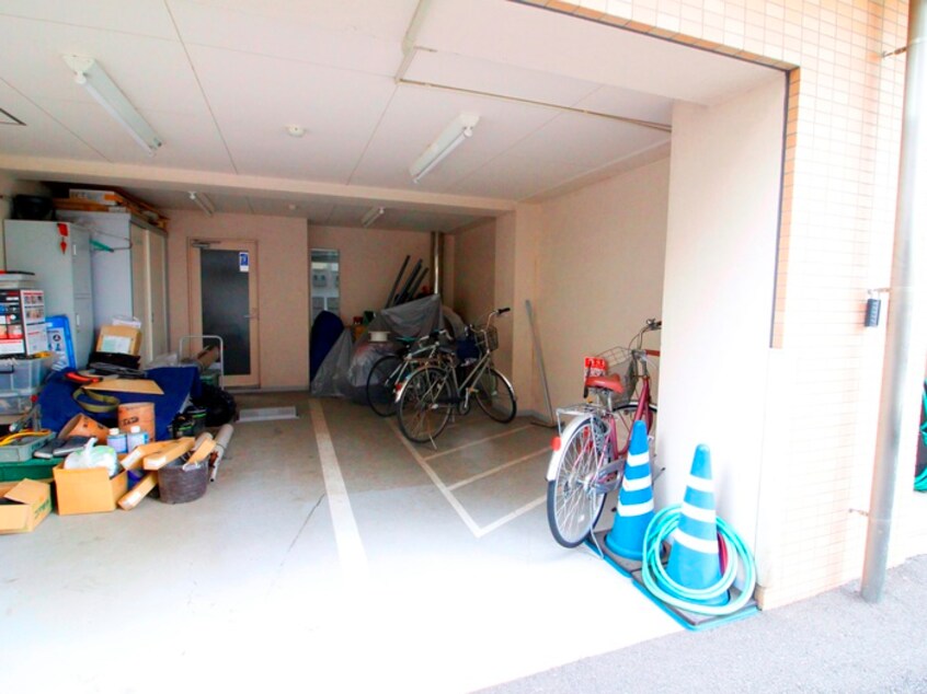 駐輪場 ハックベリ－ヒルズ