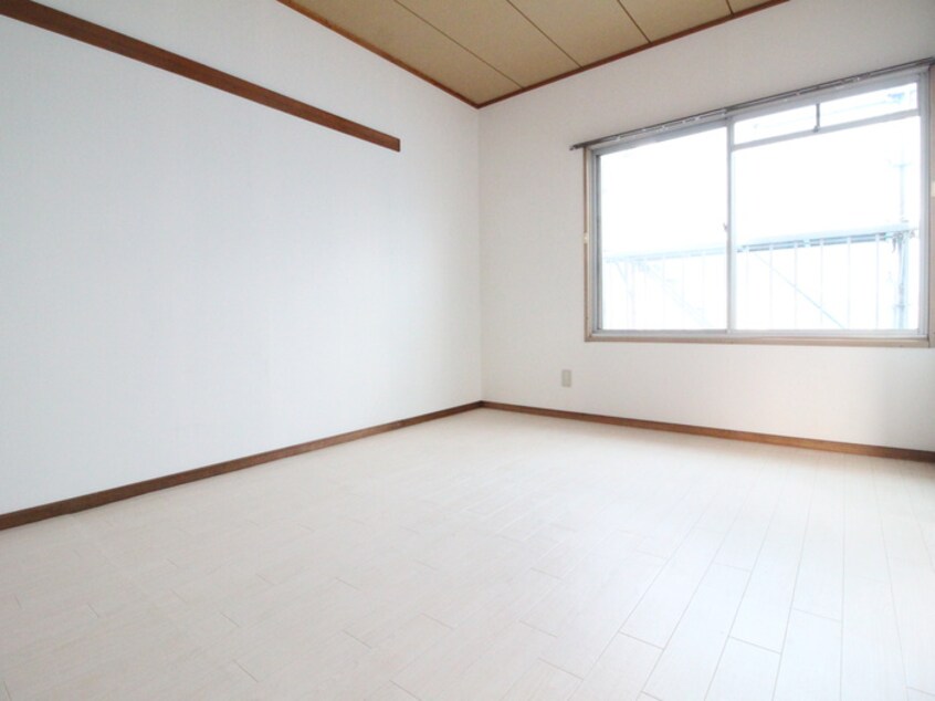 居室 ルモン渋沢駅西