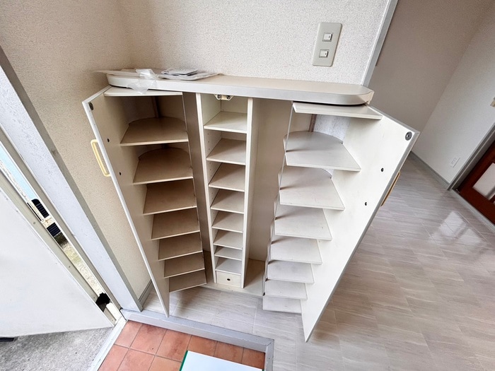 靴箱 ニュ－レジデンスもちだＢ