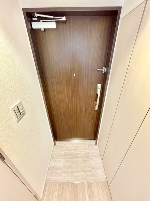 玄関 ﾌﾟﾗｳﾄﾞﾌﾗｯﾄ浅草ﾄﾚｻｰｼﾞｭ