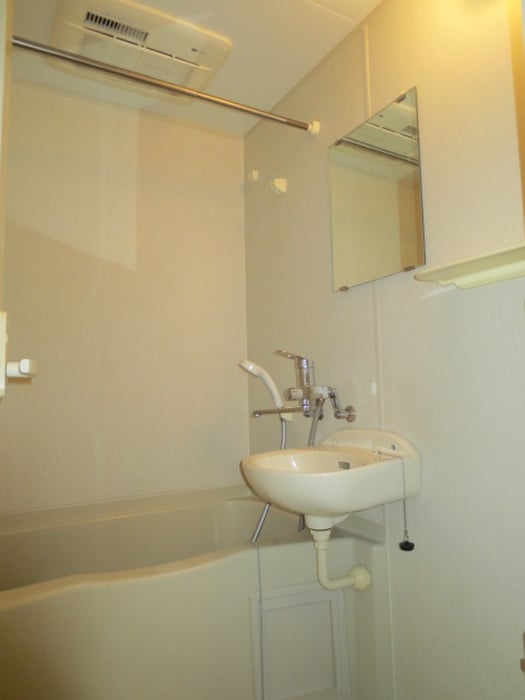 バス／シャワールーム等 カスタリア新富町Ⅲ