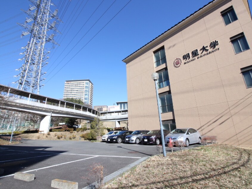 明星大学(大学/短大/専門学校)まで420m クレスト