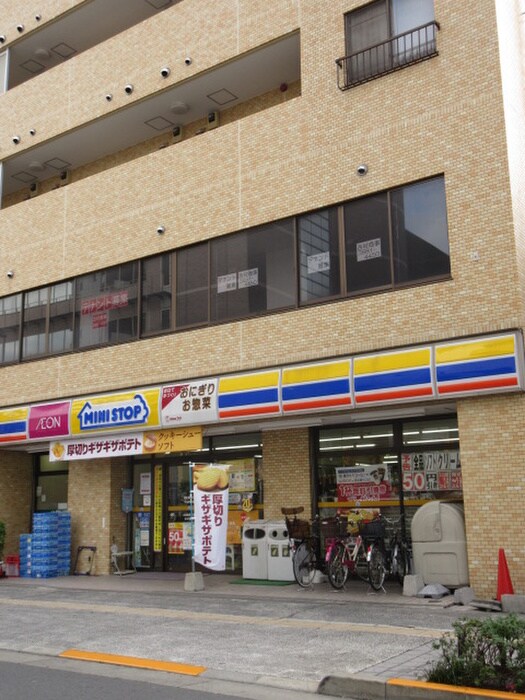 ミニストップ千住仲町店(コンビニ)まで161m 武内荘