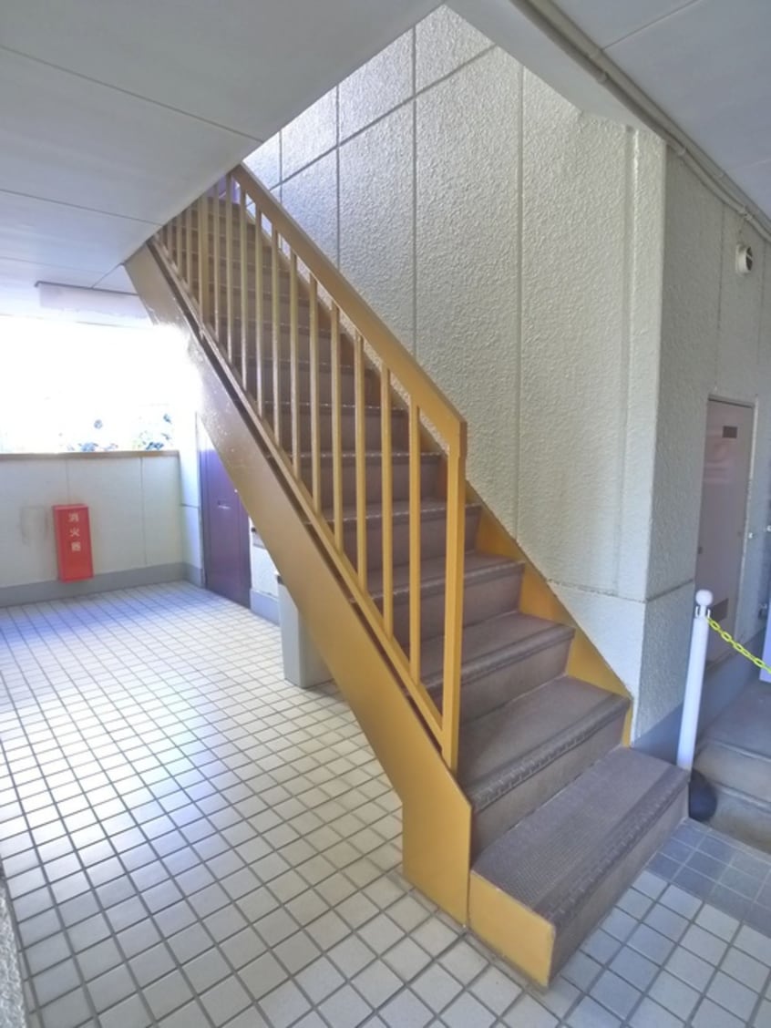 エントランス部分 ジュネパレスコ－ジ－キャビン