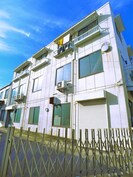 三芯コルクビルの外観