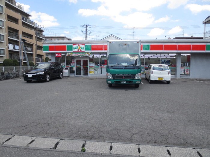 サンクス川崎中瀬店(コンビニ)まで815m サンルミエール