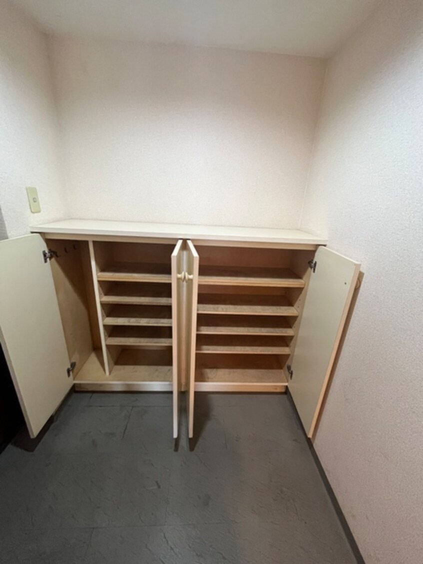 靴箱 キングホームズ2番館　A号棟