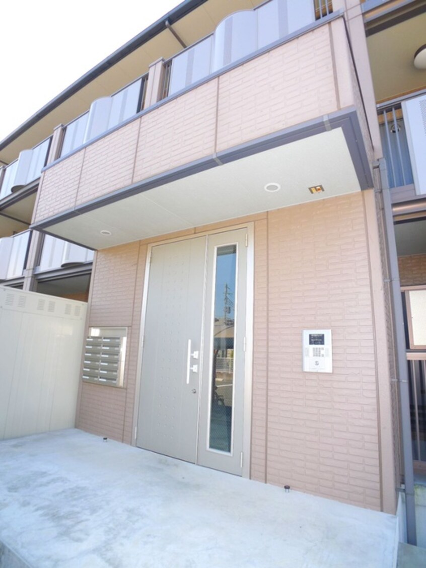 エントランス部分 ピュアガ－デンⅥ