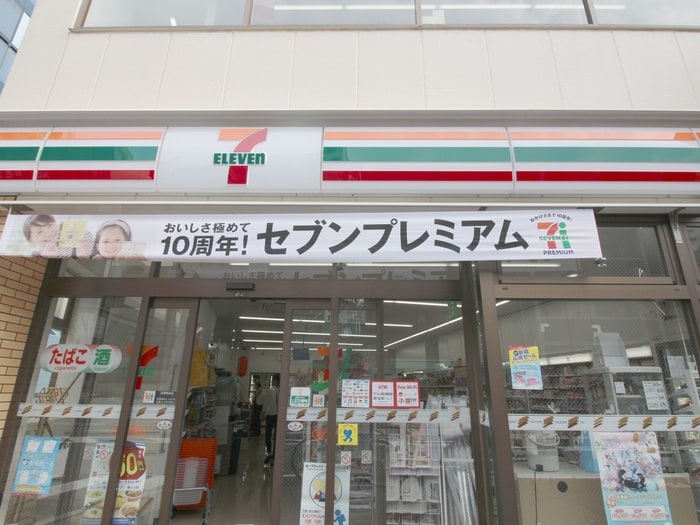 セブンイレブン(コンビニ)まで12m パークキューブ西新宿