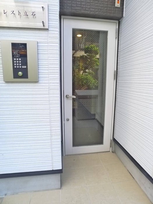 エントランス部分 クレスト立石