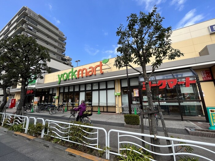 ヨークマート(スーパー)まで300m MKフィオーレⅡ