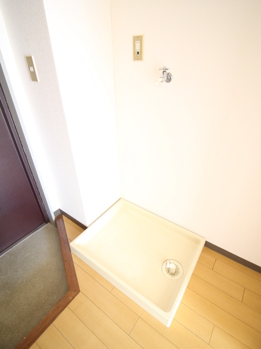 洗濯機置場 ドミ－ル　トモマツ