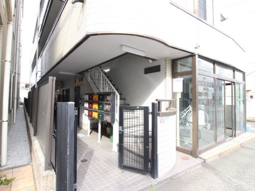 エントランス部分 アルベ－ルハイム