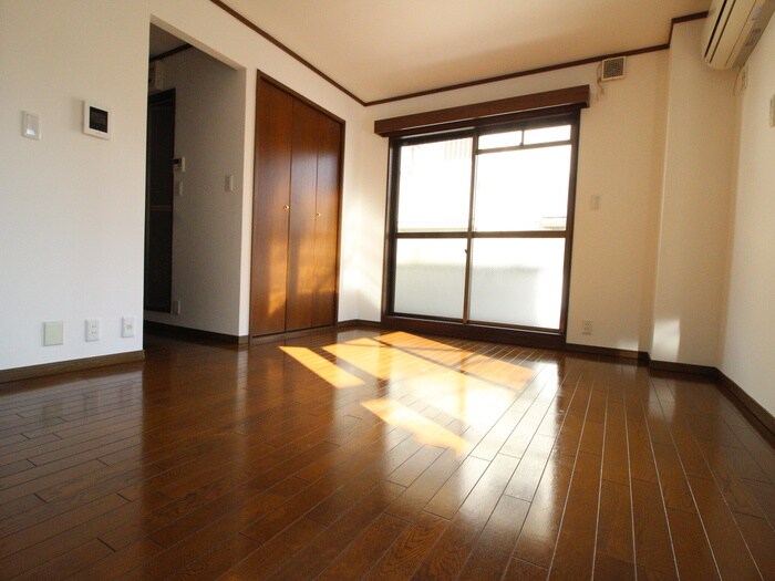 居室 アルベ－ルハイム