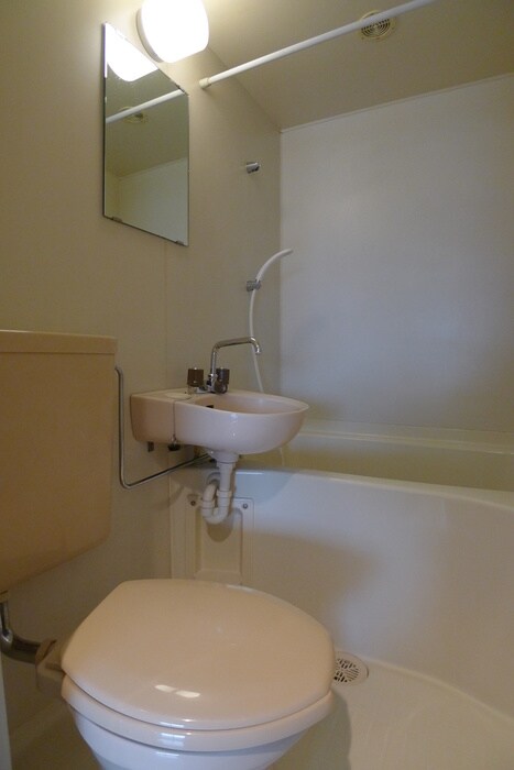 バス／シャワールーム等 ヴィラコ－ト２