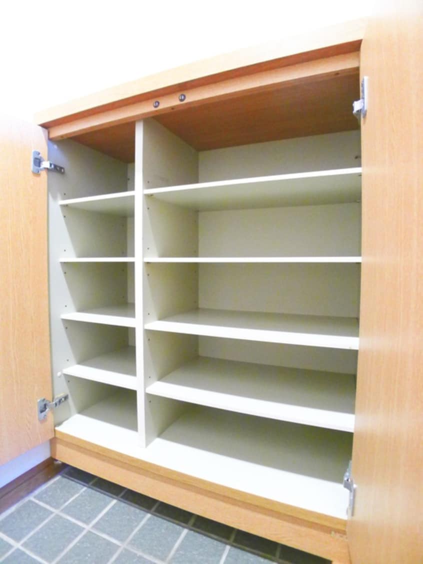 靴箱 INSURANCE BLDG.ⅩⅢ