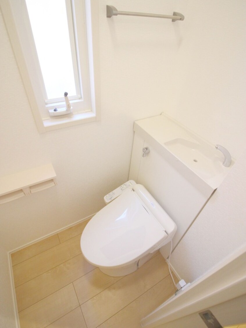 トイレ スターリーフラットB