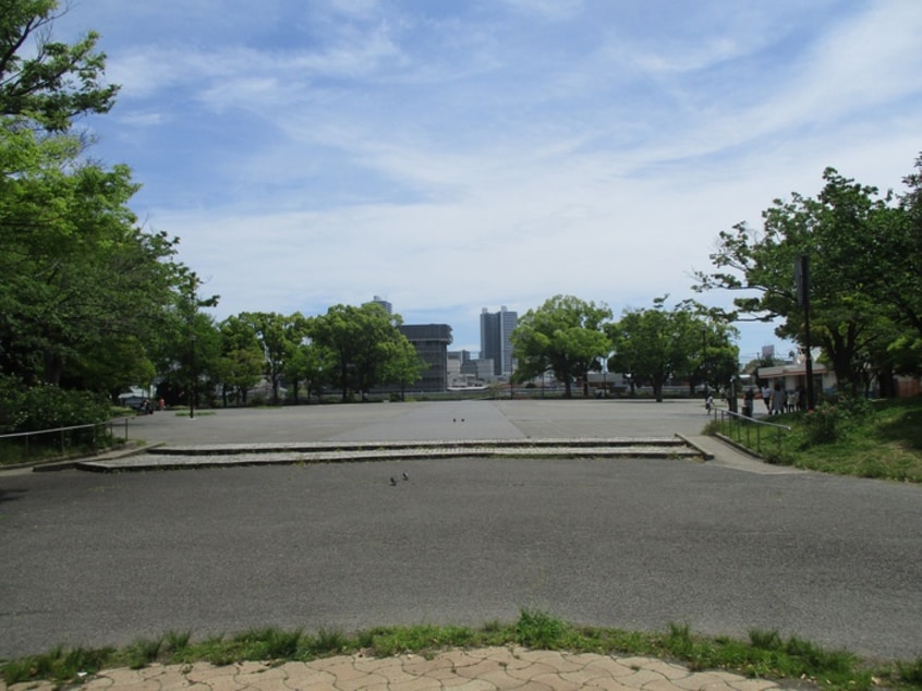 反町公園(公園)まで950m ｸﾞﾘﾌｨﾝ横浜･ﾍﾞｲｸﾞﾗﾝﾃﾞ弐番館402