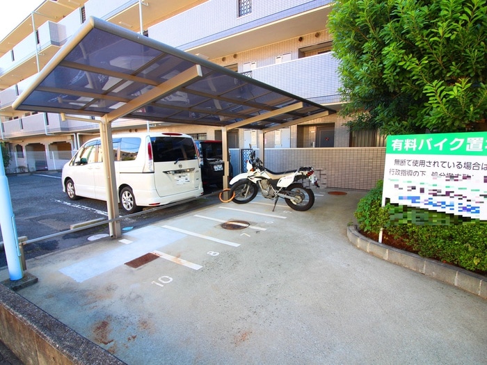 バイク置き場 コ－ポラストマト