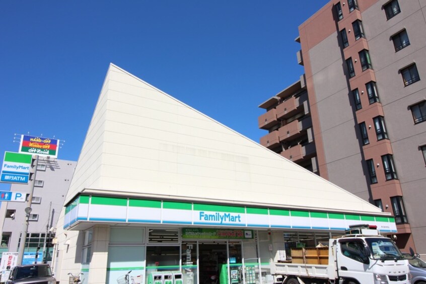 ファミリーマート　東久留米本町店(コンビニ)まで367m エメラルドセブン