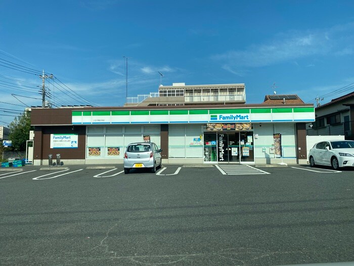 ファミリーマート　八王子堀之内店(コンビニ)まで90m グランド－ル横倉