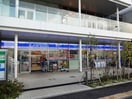 ローソン はるひ野駅前店(コンビニ)まで600m ディアコ－ト