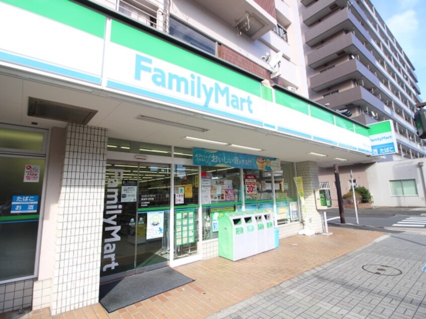 ファミリーマート米が浜通店(コンビニ)まで186m コ－ポオリエント