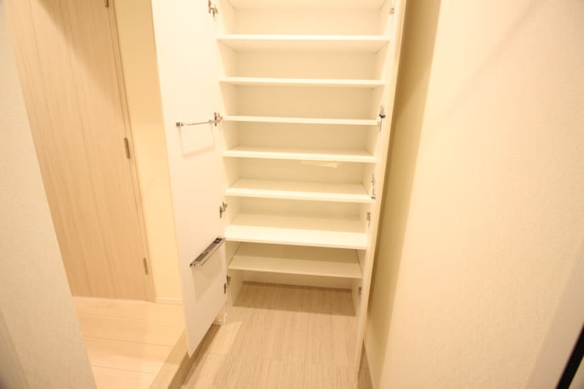 靴箱 コンフォリア滝野川