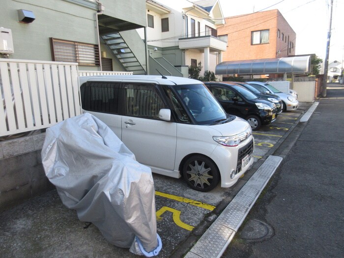 駐車場 ハイツラフィネ