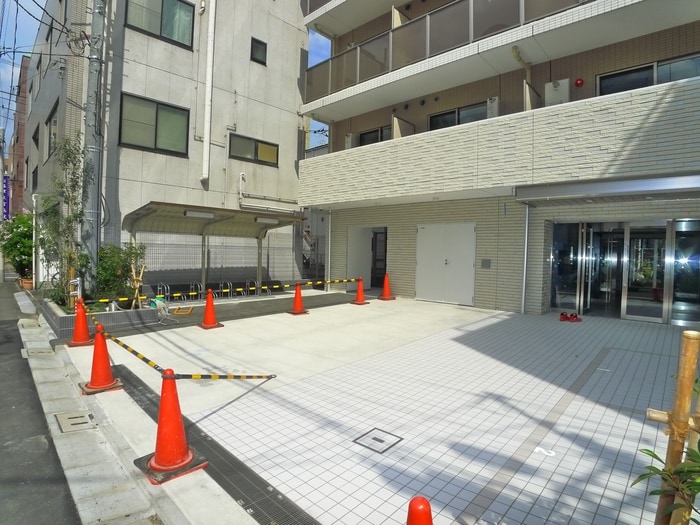 エントランス部分 ALTERNA日暮里