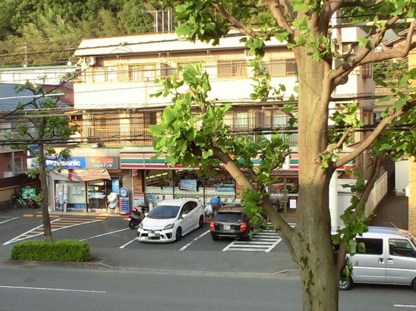 セブンイレブン　多摩連光寺店(コンビニ)まで84m エントピア・タナカ