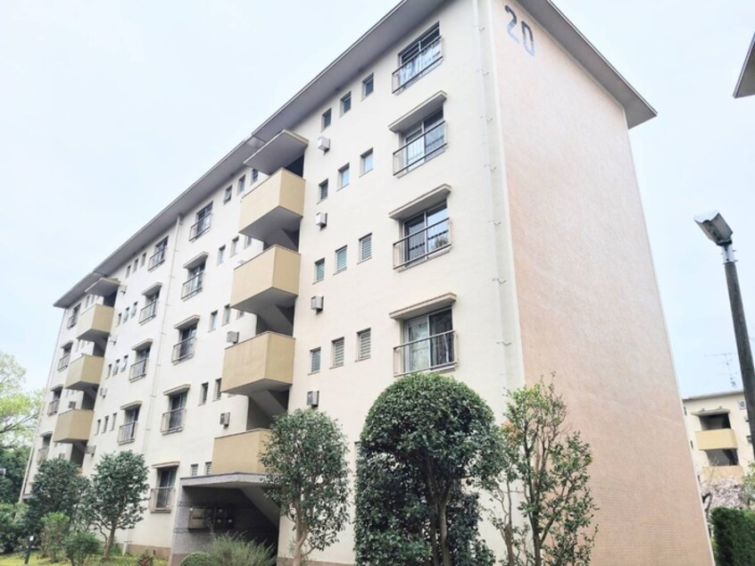 外観写真 寺尾台住宅２０号棟（３０４）