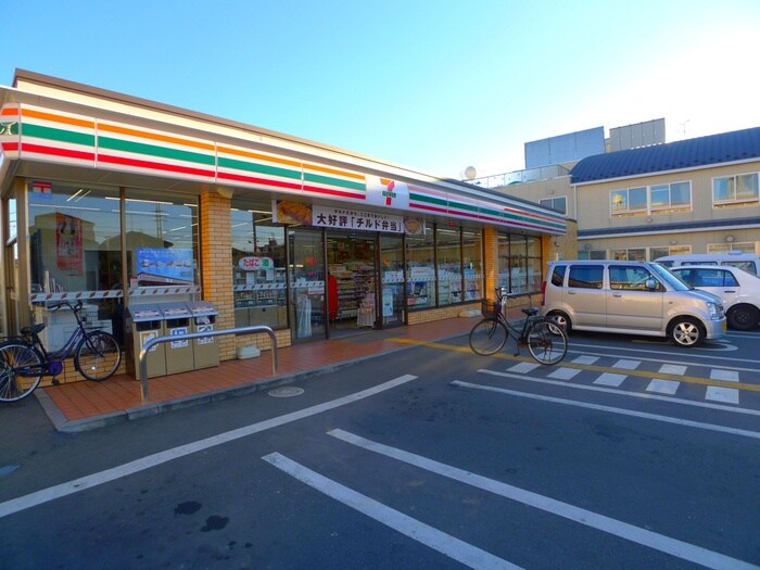 セブンイレブン川口芝西２丁目店(コンビニ)まで723m アンプル－ルフェ－ルＳｋｙ