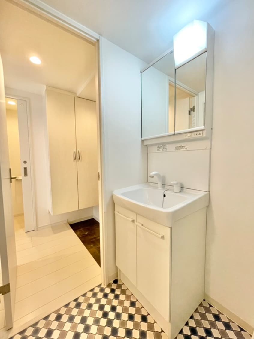 洗面 blue palette赤羽弁天通り