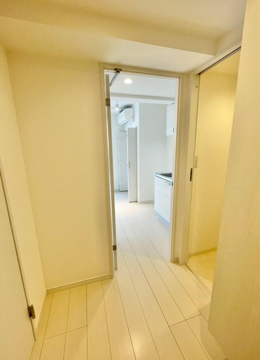 廊下 blue palette赤羽弁天通り