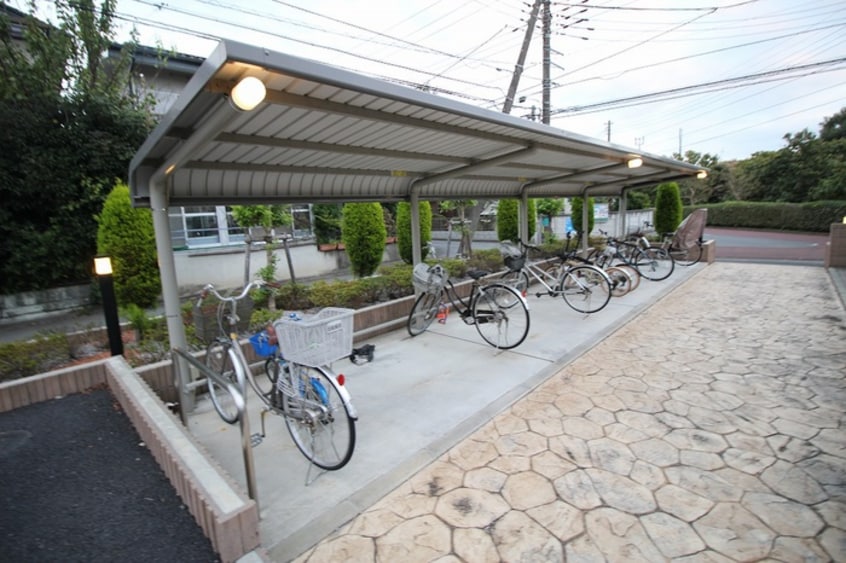 駐輪場 パストラール　ベルダ