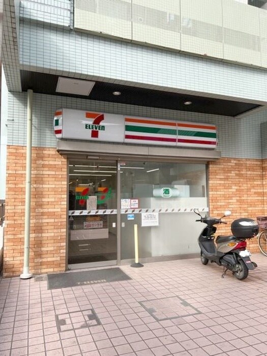 セブンイレブン川口並木3丁目店(コンビニ)まで170m アルティジャーノＤｓⅢ