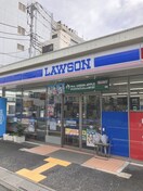 ローソン氷川町店(コンビニ)まで300m フラットハラ氷川