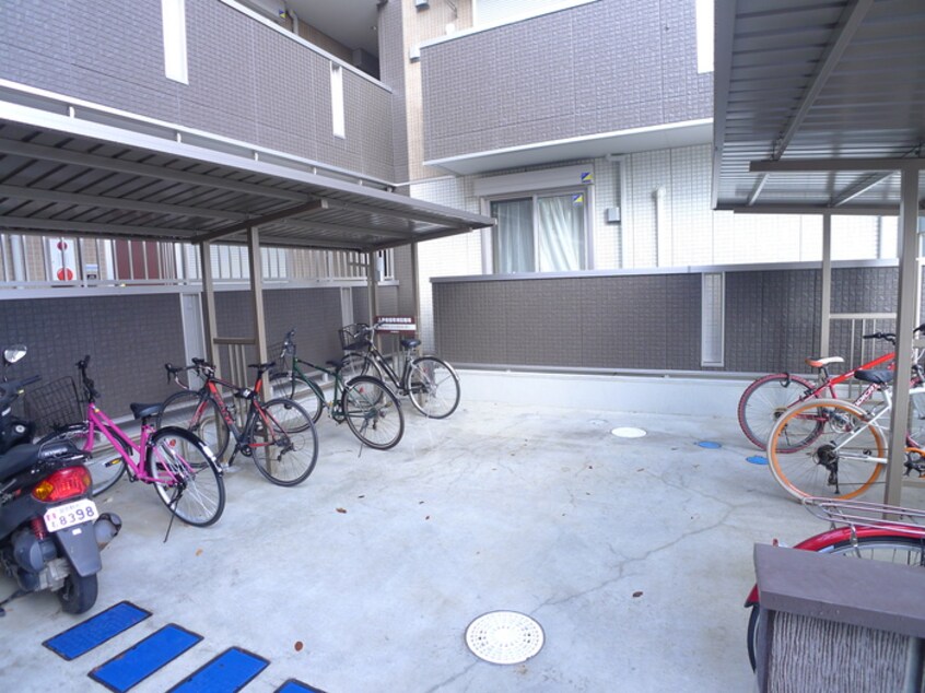 駐輪場 コーポスカイG