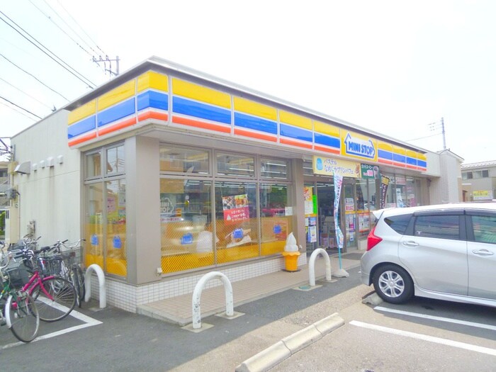 ミニストップ 深大寺東町店(コンビニ)まで235m フラットヨシダ