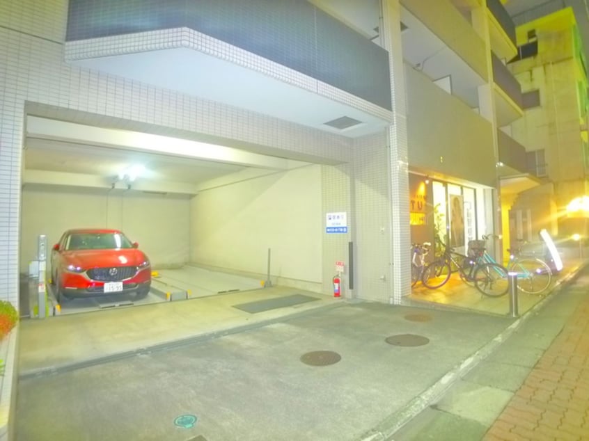 駐車場 クリスタルコ－ト