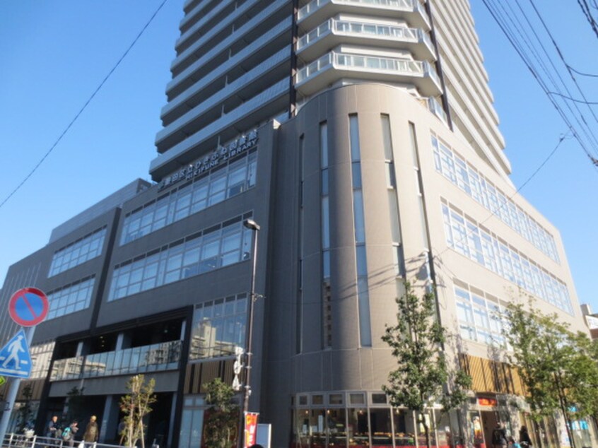ひきふね図書館(図書館)まで450m ｔｒｉａ