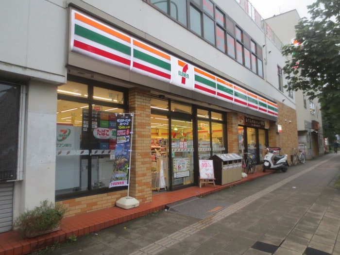 セブンイレブン横浜三ツ沢上町店(コンビニ)まで664m プランドール三ツ沢